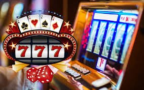 Meja Lightning Roulette di hitamqq menampilkan roda dengan pengganda kilatan yang ditandai pada nomor-nomor tertentu