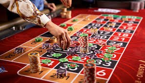 Studio Live Dealer hitamqq dengan dealer profesional menyiarkan permainan blackjack secara real-time